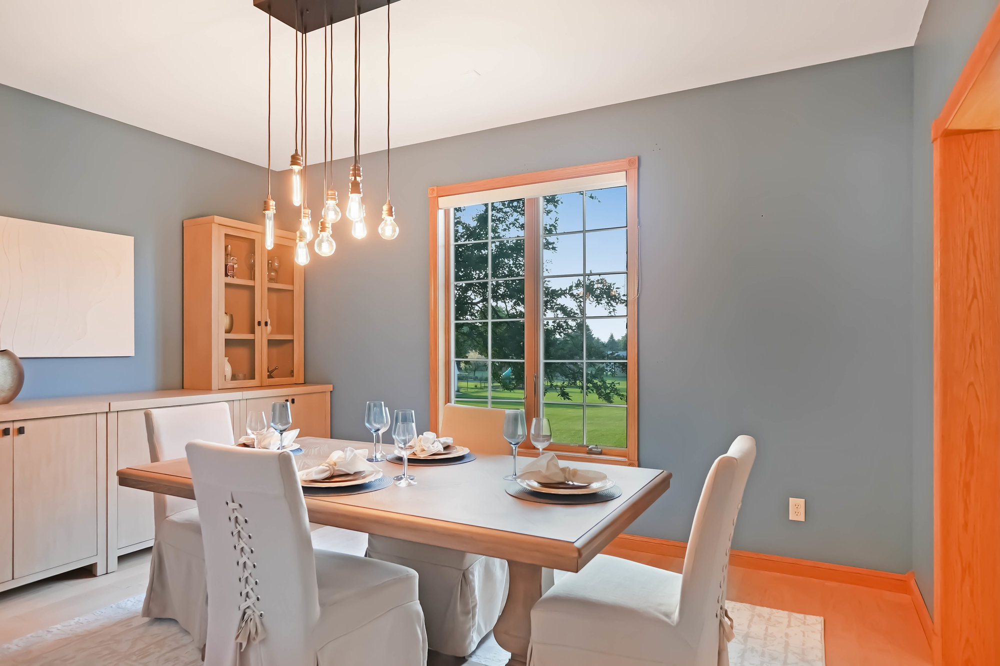 Looking for the perfect home for entertaining? 4129 Tiffany Lane is THE home for you!